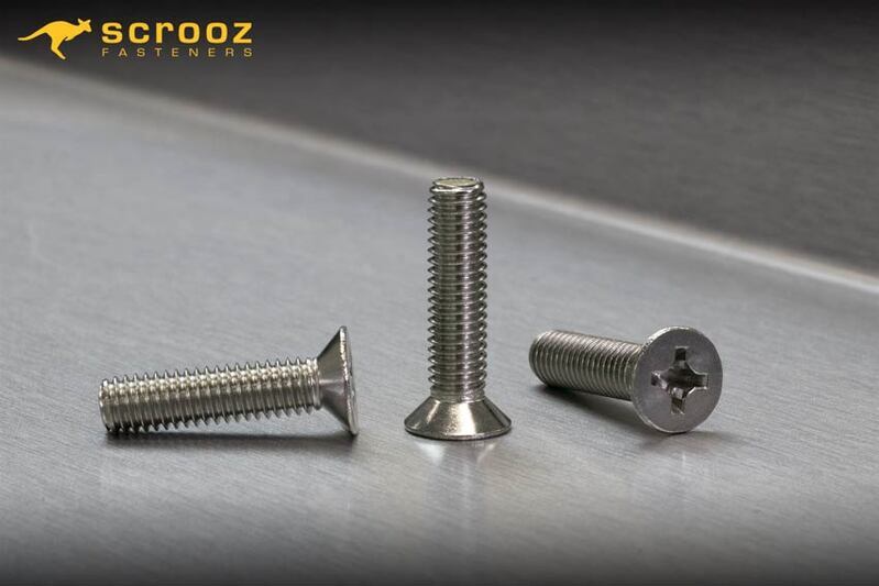 Machine Screws CSK 316 Stainless Steel grouped bunch of screws